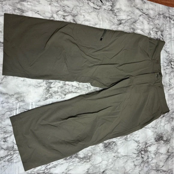 Patagonia Green Cargo Capris Pants Mens size 32 Outdoor hiking - Picture 2 of 6